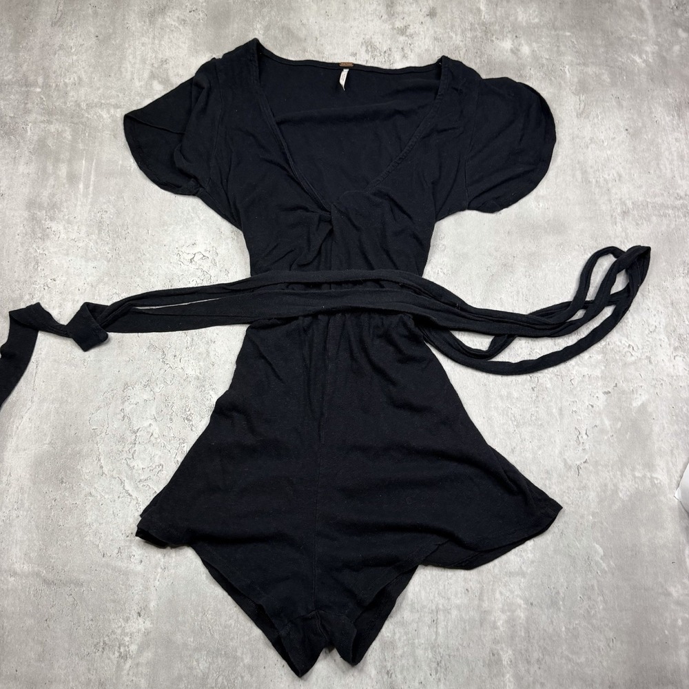 Free People Womens Black Short Sleeve V-Neck Tie Waist One-Piece Romper Size S